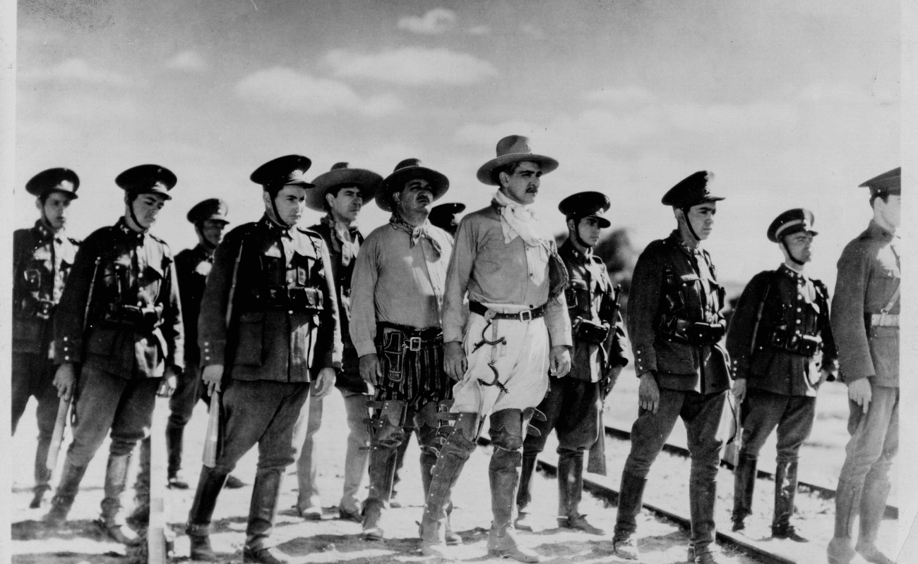 Lunes de cine al aire libre ciclo "Revolución bajo las estrellas: Cinema y Carabinas"