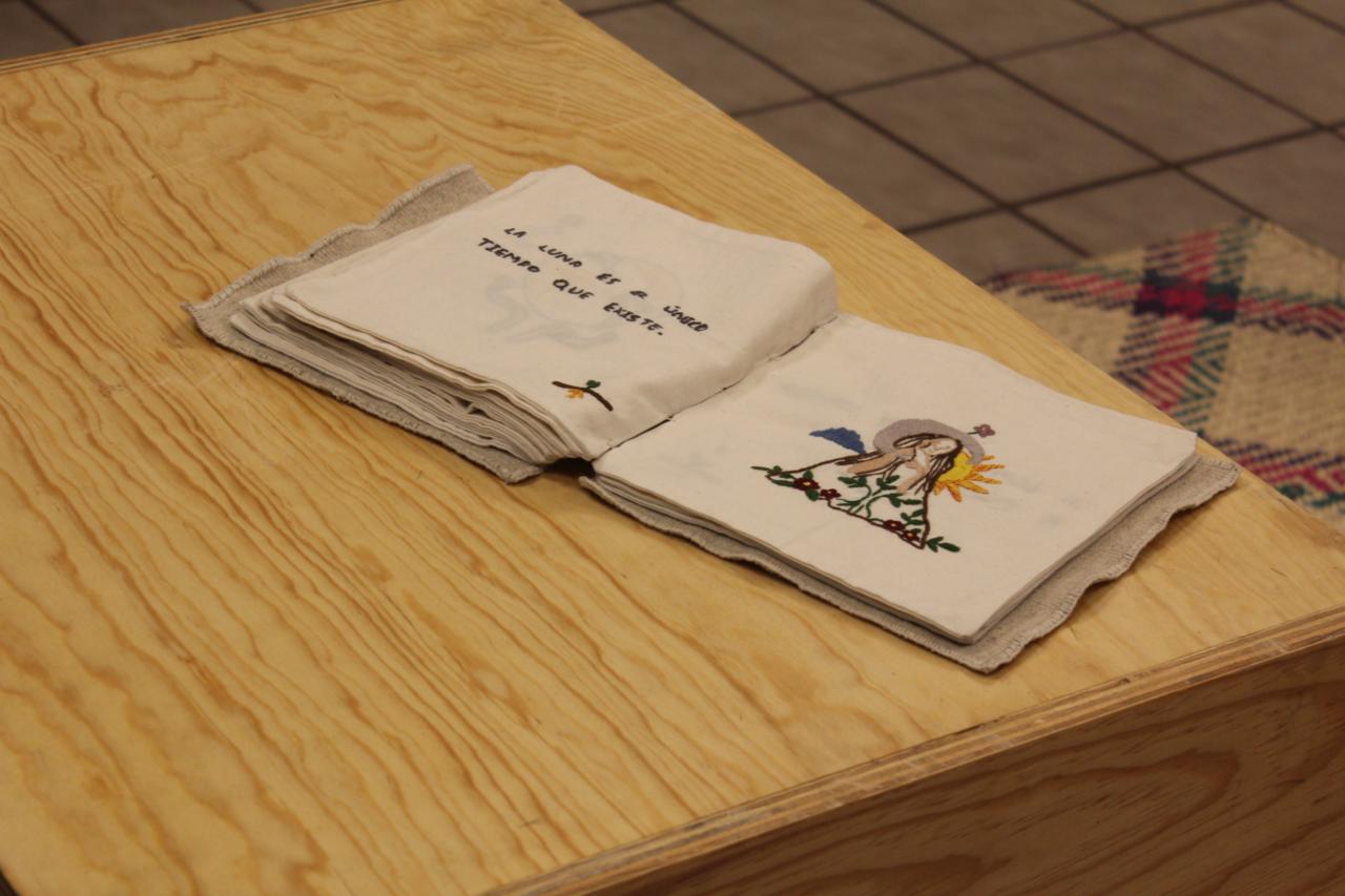 Exposición libro Luna y Yo