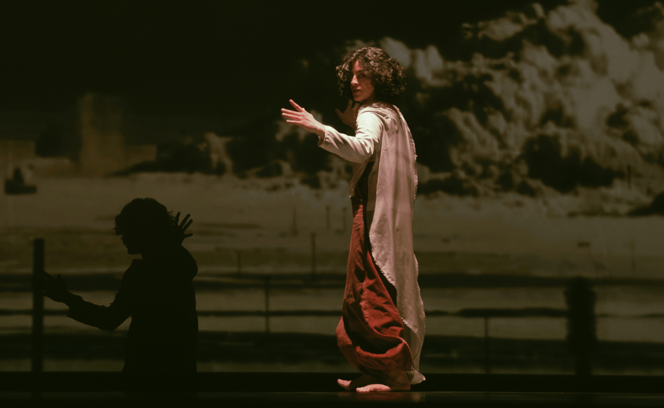 Los ojos abiertos de ella