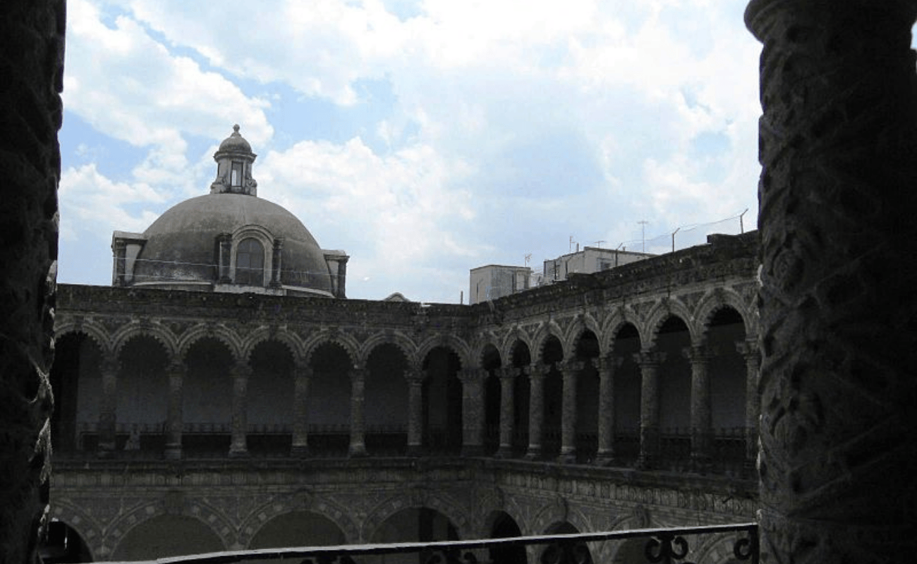 Recorrido: Al oriente de la nobilísima Ciudad de México, El Carmen, la Santísima y La Merced