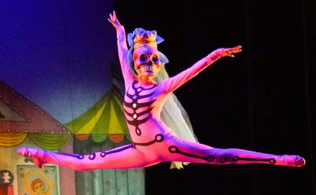 En México la muerte está más viva que nunca. Ballet Amalia Hernández
